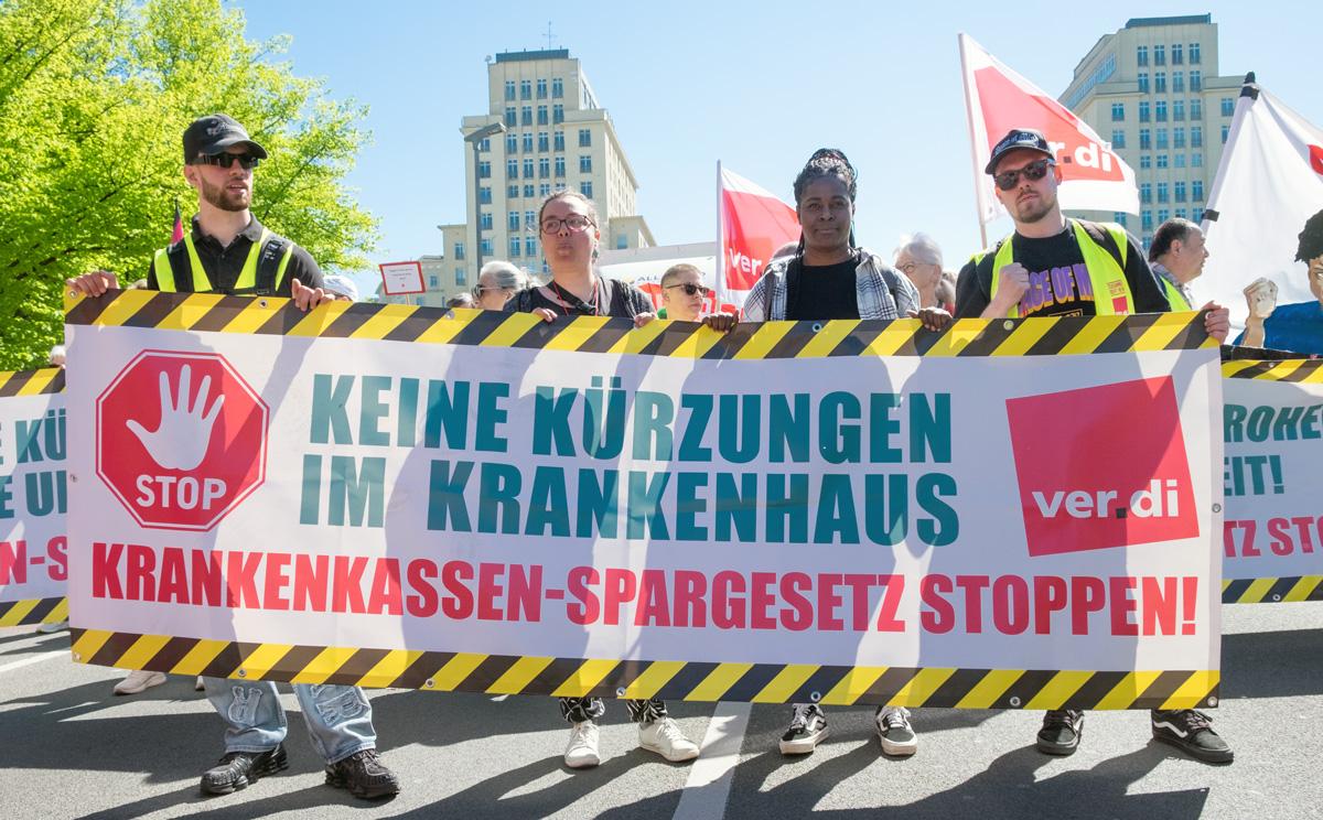 2026 05 01 6 - Keine leisen Spaziergänger - 1. Mai 2026, Bärbel Bas, Berlin, Bonn, DGB, DKP, Duisburg, Gießen, Guido Déus, Hamburg, Hüseyin Doğru, SDAJ - Blog, Aktion