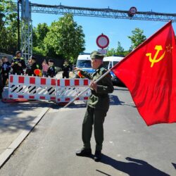 Dem Gedenken die Würde zurückgeben