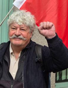 220502 Interview Stefan Portrait - Dem Gedenken die Würde zurückgeben - 8. Mai, 9. Mai, DKP Berlin, Gedenkveranstaltung, Meinungsfreiheit, Russophobie, Stefan Natke, Versammlungsfreiheit - Politik
