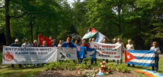 Auf dem Friedhof denunziert