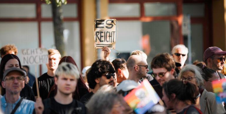 240201 Sozialraub - Krisenverschärfer - Wirtschaft & Soziales - Wirtschaft & Soziales