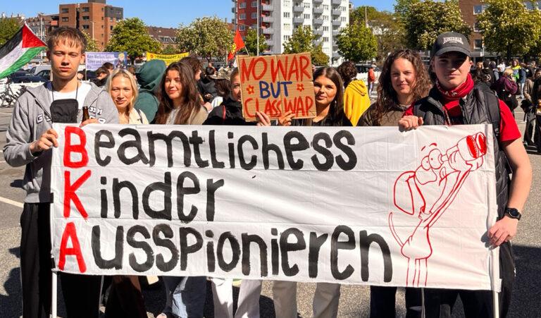 250502 - „Wir wissen, wer du bist“ - Politik - Politik
