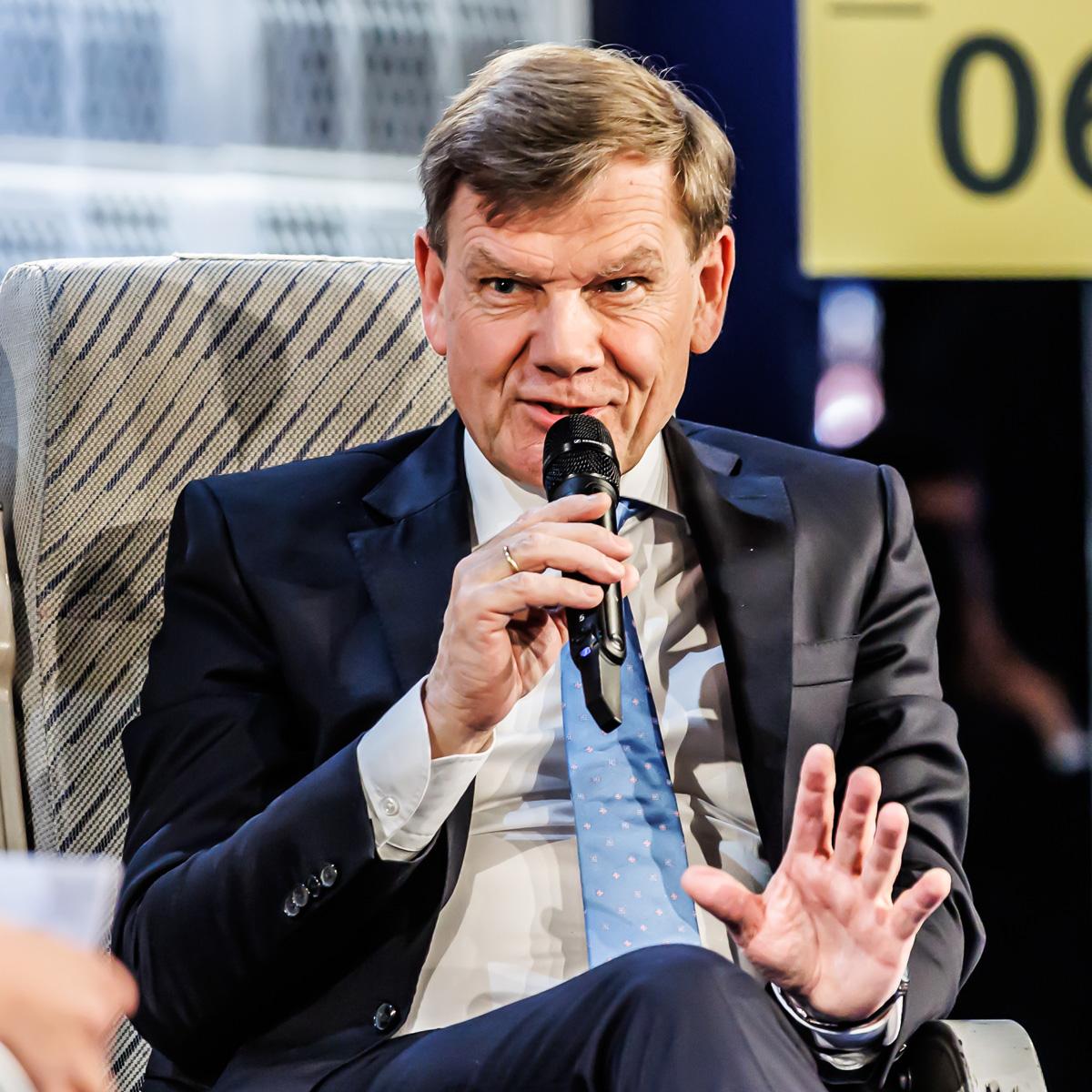 Zukunft des Völkerrechts - UZ vom 26. Juni 2026 - UZ vom 26. Juni 2026 260901 2025 05 27 Event Konferenz re publica STP 5530 - Zukunft des Völkerrechts - UZ vom 26. Juni 2026 - UZ vom 26. Juni 2026