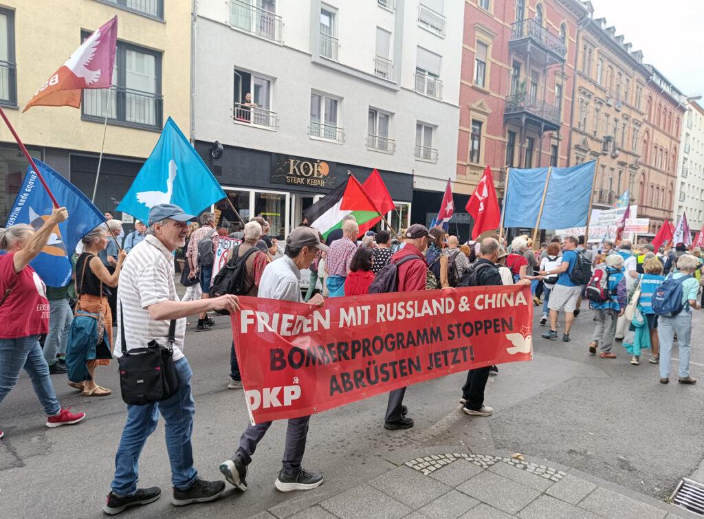 Dialog statt Angriffswaffen - Ann Wright, Benjamin Bickert, Desiree Becker, Julian Eder, Lothar Binding, Michael von der Schulenburg, Mittelstreckenraketen, Raketenstationierung, Wiesbaden, Wiesbadener Bündnis gegen Raketenstationierung, Wolfgang Prawitz - Blog, Politik IMG 20260530 132819 1 - Dialog statt Angriffswaffen - Ann Wright, Benjamin Bickert, Desiree Becker, Julian Eder, Lothar Binding, Michael von der Schulenburg, Mittelstreckenraketen, Raketenstationierung, Wiesbaden, Wiesbadener Bündnis gegen Raketenstationierung, Wolfgang Prawitz - Blog, Politik