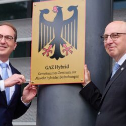 Die Stunde der Fälscher