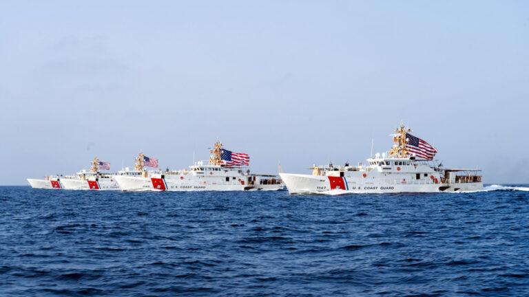 Four sentinel class cutters in the Strait of Hormuz 220822 A KS490 1182 web - USA wollen abkassieren - Abbas Araghtschi - Abbas Araghtschi