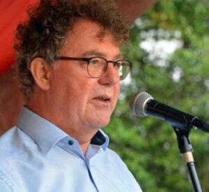 Wer aber ist die Partei? - Berlin, DKP, Egon Krenz, Erich Schaffner, Georg Klemp, Gina Pietsch, Hartmut König, KPD, Patrik Köbele, SED, UZ-Friedenstage 2026 - Die letzte Seite 16 koebele - Wer aber ist die Partei? - Berlin, DKP, Egon Krenz, Erich Schaffner, Georg Klemp, Gina Pietsch, Hartmut König, KPD, Patrik Köbele, SED, UZ-Friedenstage 2026 - Die letzte Seite