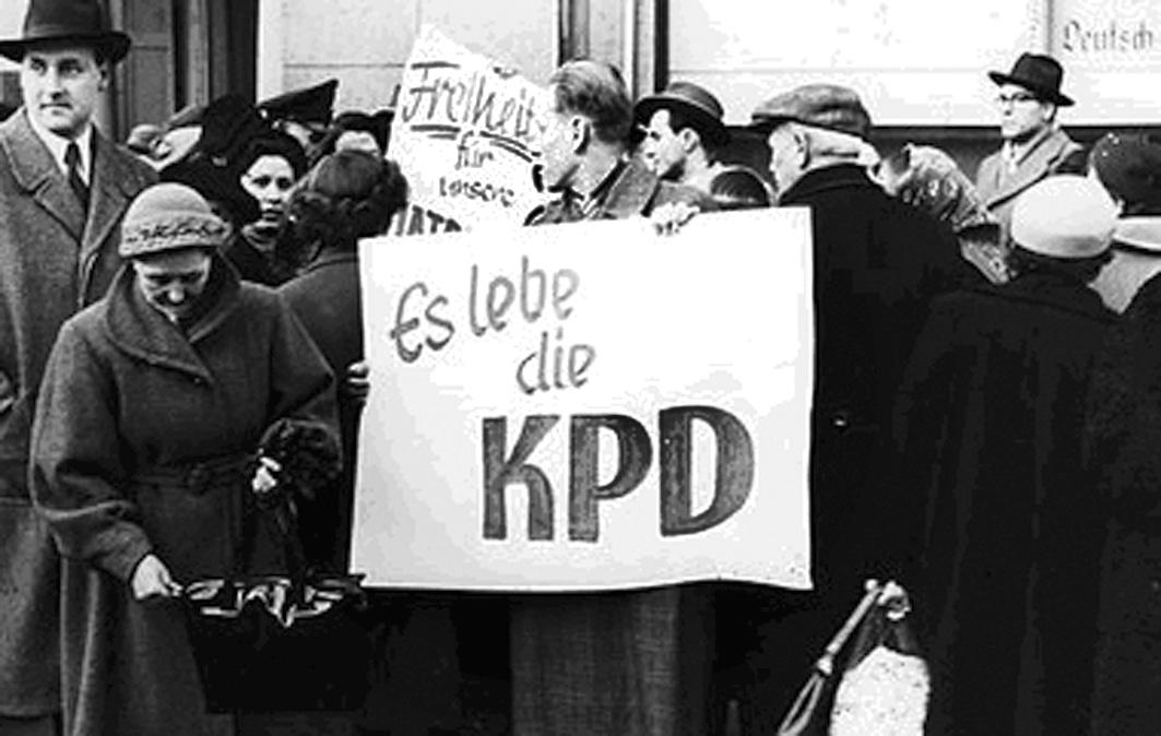 320121301 - „Wieder will die Regierung die Jugend für den Krieg vorbereiten“ - Aktion „Ohne mich“, Albert Stasch, Antikommunismus, Clemens Kraienhorst, Emil Sander, Essen, FdJ, FDJ-Verbot, Jupp Angenfort, Kampf gegen die Remilitarisierung, Karl Schabrod, KPD, KPD-Verbot, Manfred Scholz, Max Reimann, NaturFreunde, Paul Schnittker, Philipp Müller, Remilitarisierung, Repression, SPD - Hintergrund