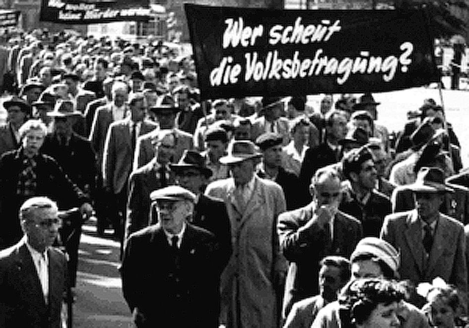 320121302 - „Wieder will die Regierung die Jugend für den Krieg vorbereiten“ - Aktion „Ohne mich“, Albert Stasch, Antikommunismus, Clemens Kraienhorst, Emil Sander, Essen, FdJ, FDJ-Verbot, Jupp Angenfort, Kampf gegen die Remilitarisierung, Karl Schabrod, KPD, KPD-Verbot, Manfred Scholz, Max Reimann, NaturFreunde, Paul Schnittker, Philipp Müller, Remilitarisierung, Repression, SPD - Hintergrund