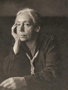 Kollwitz und der Krieg - Bildhauer, Collage, Grafikerin, Käthe Kollwitz, Künstler für den Frieden, Oktoberrevolution, Pazifist - Kultur 351213 2Kaethe Kollwitz by Hugo Erfurth 1927 - Kollwitz und der Krieg - Bildhauer, Collage, Grafikerin, Käthe Kollwitz, Künstler für den Frieden, Oktoberrevolution, Pazifist - Kultur