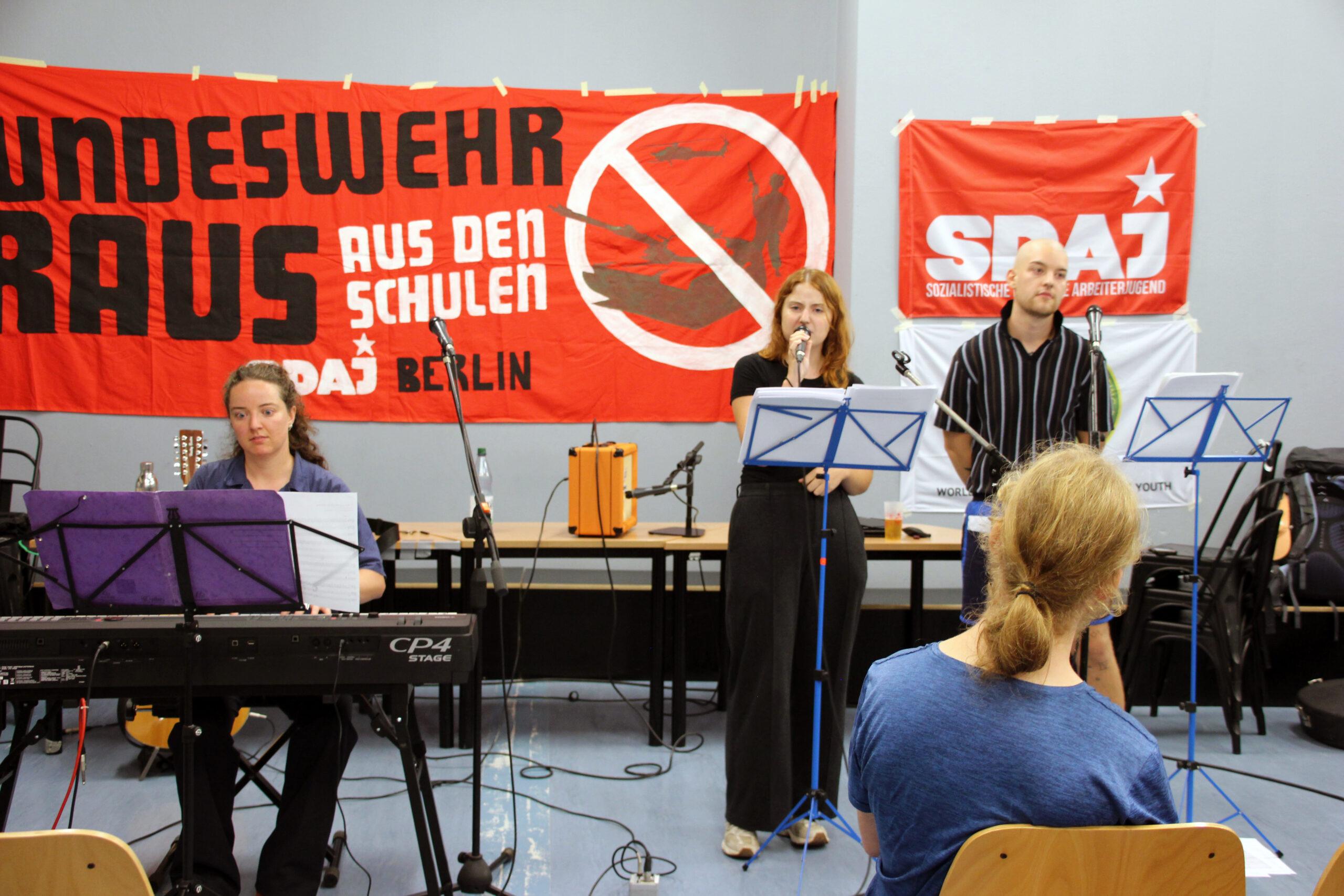 IMG 5516 web scaled - Den Frieden feiern - UZ-Friedenstage 2026 - Blog, Aktion