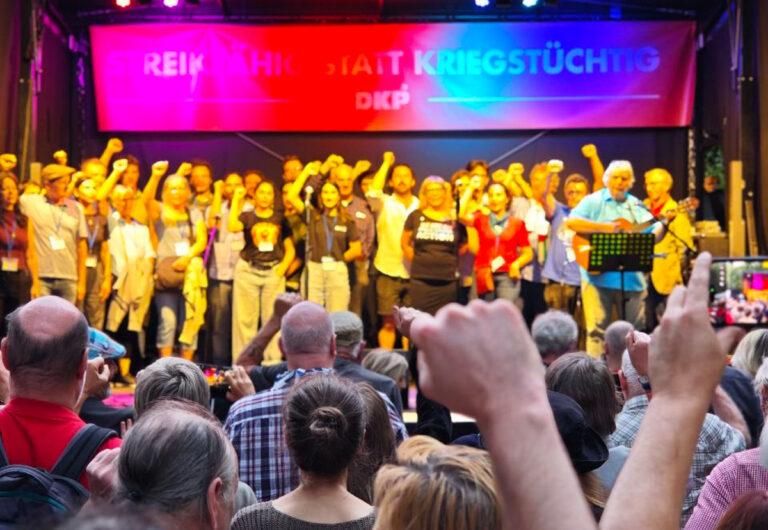 36titel - Streikfähig statt kriegstüchtig - Politik - Politik