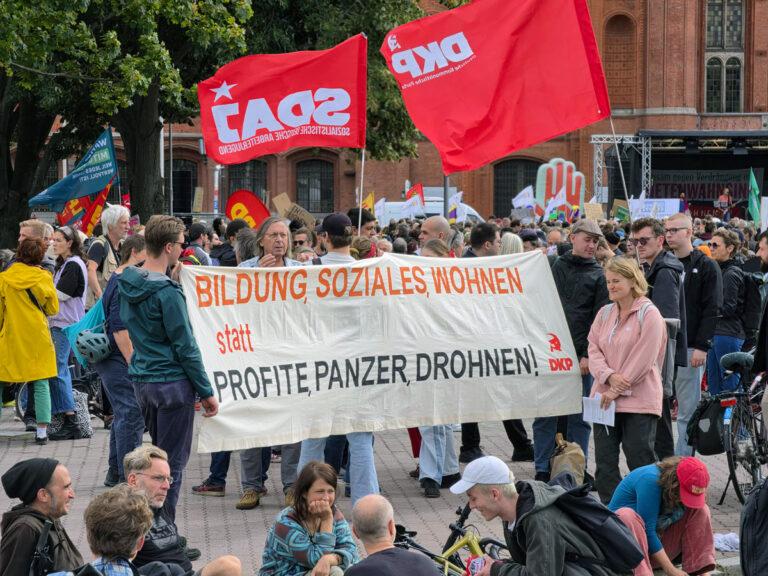 370802 Wohnungspolitik Berlin - Vergesellschaften und bauen! - Berlin - Berlin