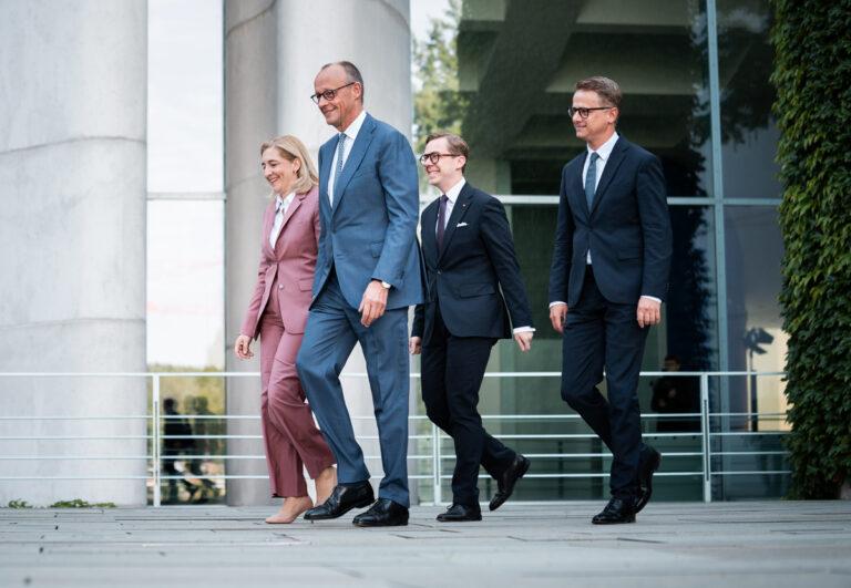 380201 Wahlhelfer - Völlig falsche Antwort - Regierungskrise - Regierungskrise
