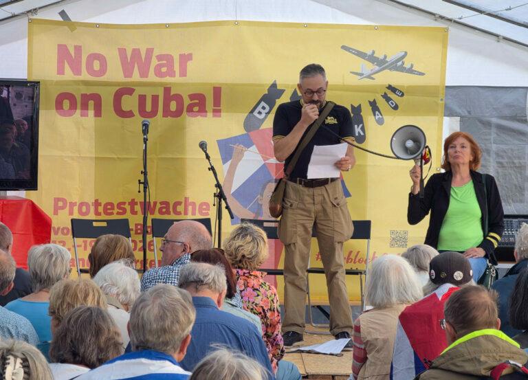 380503 Bildmeldung Kuba - No war on Cuba! Wir brauchen Kuba! Und Kuba braucht uns! - Aufklärung, Bündnis „No War on Cuba!“, Diskussionsrunden, Fabian Goldmann, Kuba-Solidarität, Martin Ling, Matthew Read, Nick Brauns, Patrik Köbele, Protestaktion, US-Imperialismus - Blog