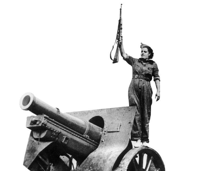 381001 Strijdlustige vrouw Woman ready to fight 3334194838 - „Halt stand, rotes Madrid!“ - Theorie & Geschichte - Theorie & Geschichte