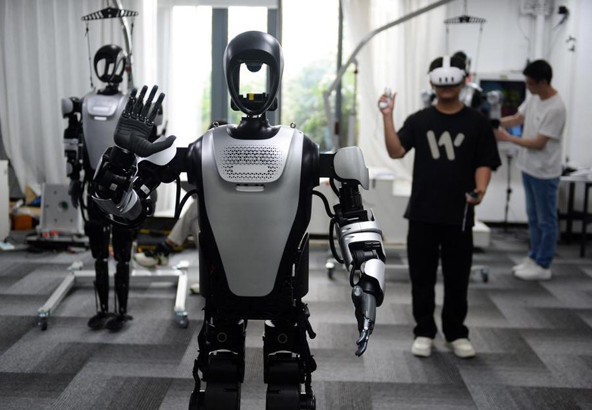 400401 China Wissenschaft - Geistige Mobilmachung - Bedrohungslüge, Einreiseverbot, Forschung, Kriegsvorbereitung, NATO, Patente, Spionage-Hysterie, VR China - Politik