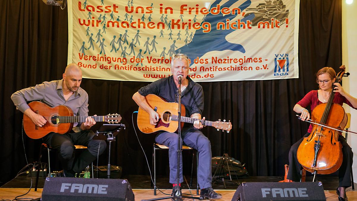 400502 VVN - 80 Jahre gegen Krieg und Faschismus - 80. Jahrestag, Antifaschismus, Antifaschistischer Kampf, FIR, Frieden, Nazi-Terror, NS-Verfolgte, Solidarität, VVN, VVN-BdA - Politik