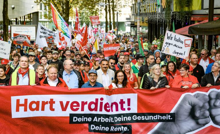 400801 Sozialprotest - Ein Marsch der Unzufriedenheit - Michael Vassiliadis - Michael Vassiliadis