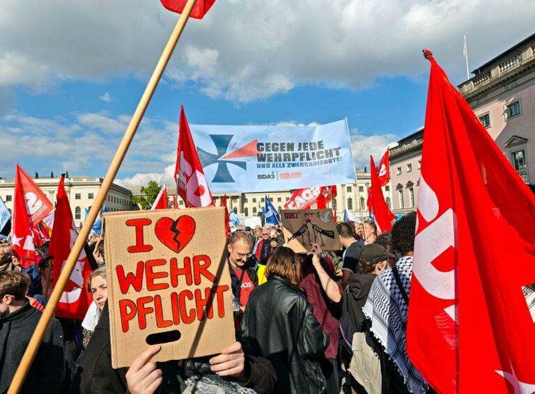 470501 Interview Schulstreik - „Wir wurden verarscht!“ - 25. September 2026 - 25. September 2026