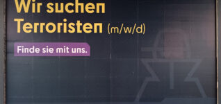 Verfassungsfeinde bauen um