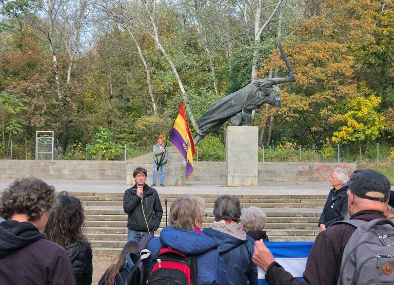 20261018 153539 web - Ihr Kampf bleibt Verpflichtung - Volkspark Friedrichshain - Volkspark Friedrichshain