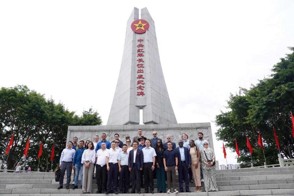 42121302 - Auf den Spuren des Langen Marsches - Langer Marsch, VR China - Hintergrund