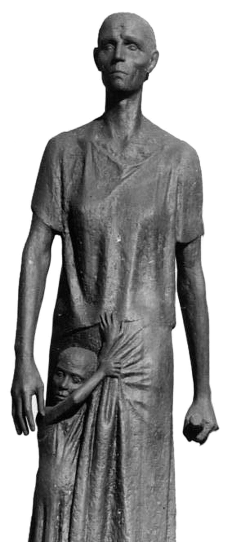 Der Berserker - 120. Geburtstag, Bildhauer, DDR-Kunst, Fritz Cremer - Wirtschaft & Soziales Bundesarchiv Bild 183 D0415 0016 004 Mahn und Gedenkstaette Ravensbrueck Plastik2 - Der Berserker - 120. Geburtstag, Bildhauer, DDR-Kunst, Fritz Cremer - Wirtschaft & Soziales