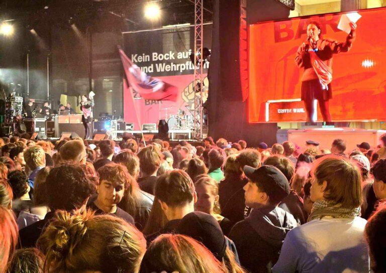 andrea WEB2 - „Man spielt Lotto mit uns“ - Unzwingbar - Unzwingbar