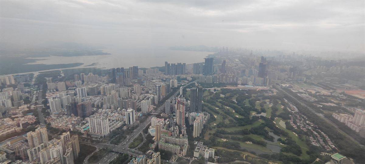 20251023 Shenzhen Ping An Tower 09 updraft pre smush original - UZ-Reise in die Volksrepublik China - -